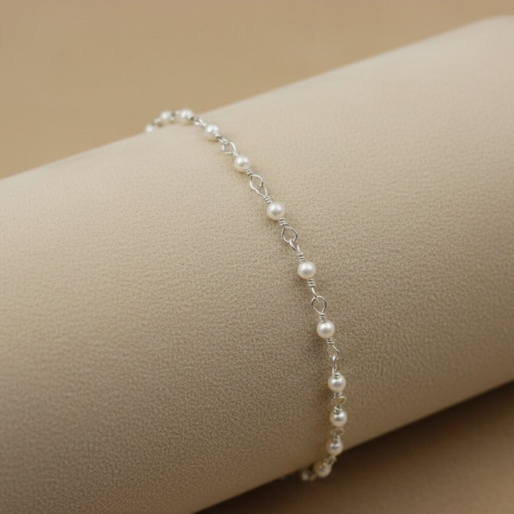"Trendy Handmade Bracelet – A Thoughtful Gift for Girls & Women | UNVRC1413 - Picture 3 of 3